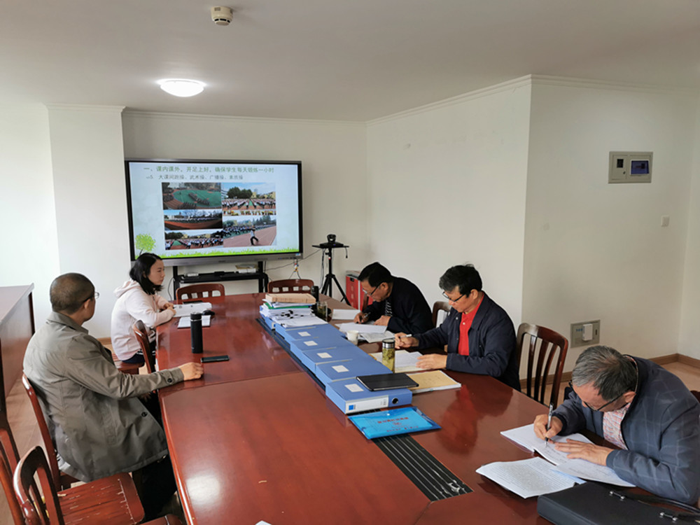 玄武高级中学迎接市阳光体育督导组检查.jpg